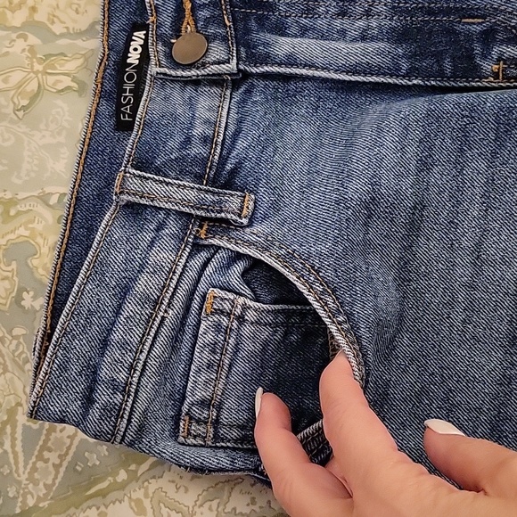 RAW HEM HIGH RISE STRAIGHT BARREL LEG JEANS - Picture 3 of 7